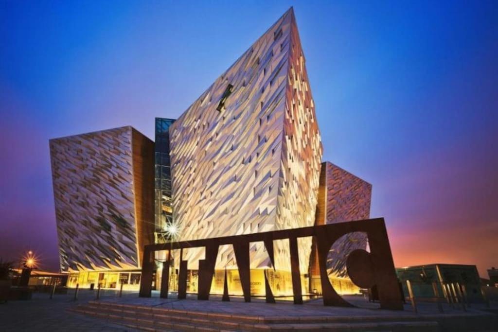 Modern 2-Bedroom City Apartment With Free Parking Belfast Dış mekan fotoğraf